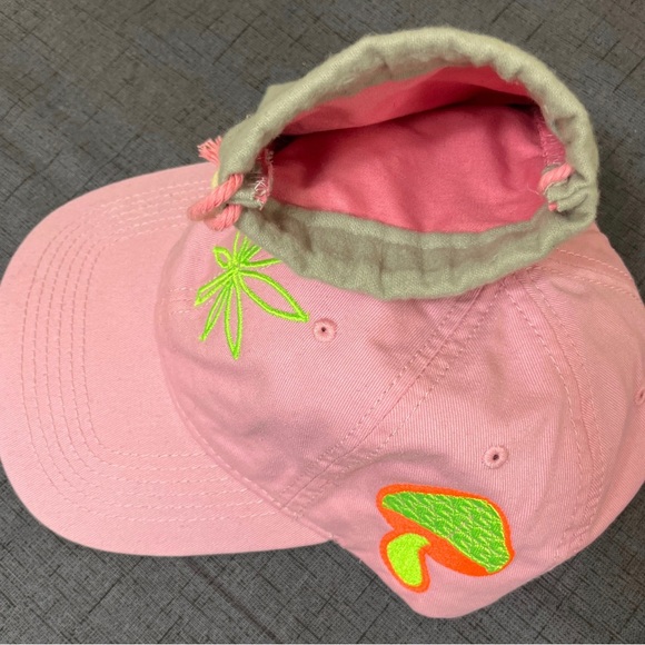 Pink hat - Picture 5 of 5